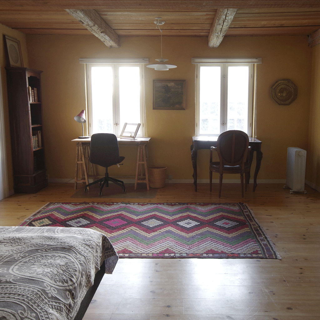 Vindbyholtgårds refugium har tre værelser opkaldt efter tre forfattere - her ses Gyllembourg's værelse.